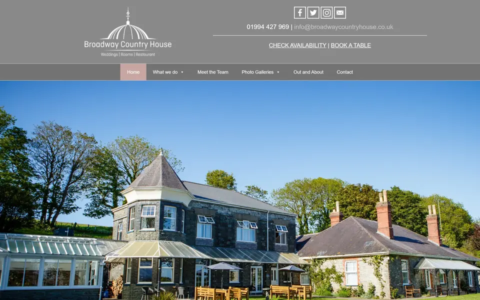 The previous Broadway Country House home page at 1440px, captured before the rebuild.