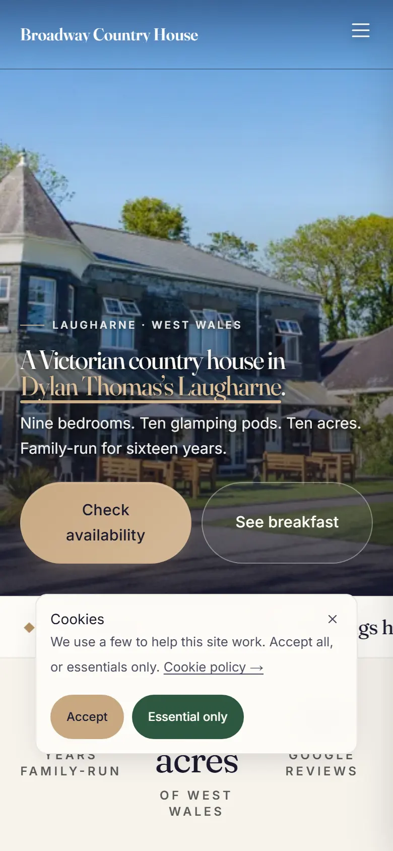Broadway Country House home page on a 390px phone.
